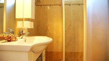 Lions2 Studios And Apartments Askeli Екстер'єр фото